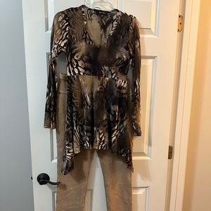 Karen Kane pullover